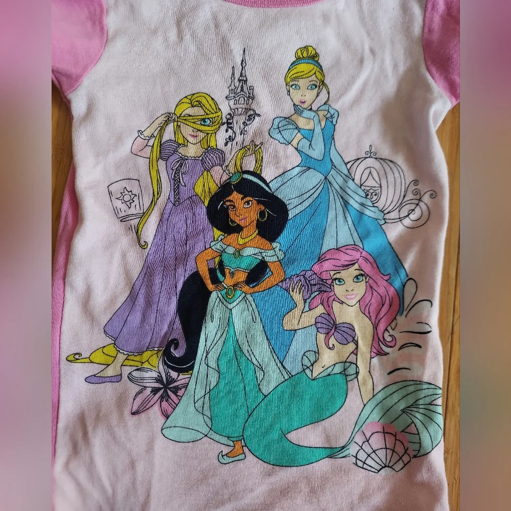 ⭐️5/$30 Disney Princess pajamas,  4T, pink
